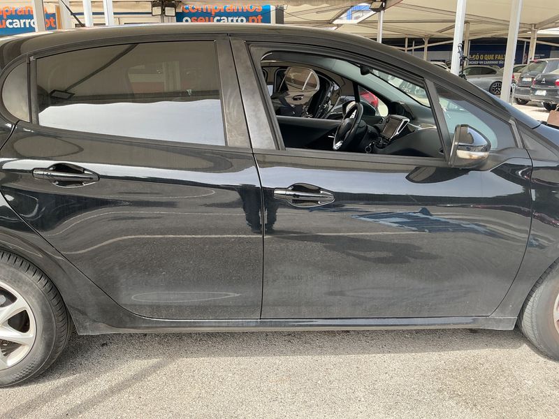 Peugeot 208 1.4 HDi Active 2014 – снимка 10