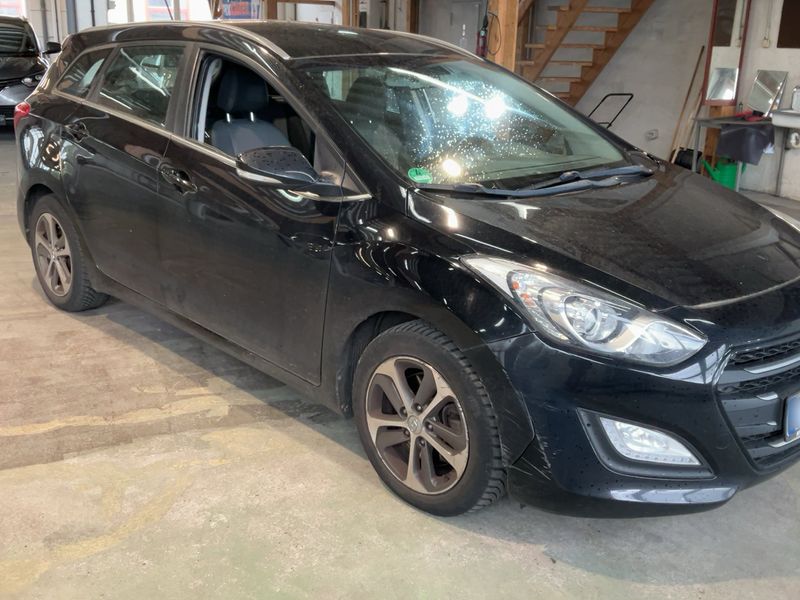 Hyundai i30 1.6 CRDi Trend blue 2017 – снимка 12