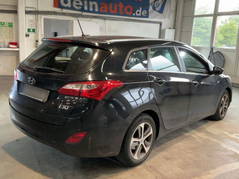 Hyundai i30 1.6 CRDi Trend blue 2017 – снимка 8