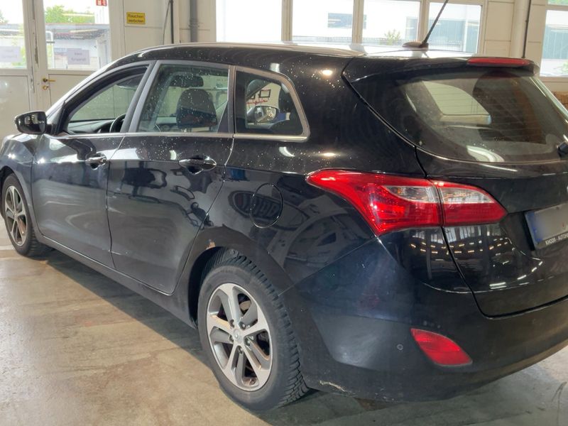Hyundai i30 1.6 CRDi Trend blue 2017 – снимка 6