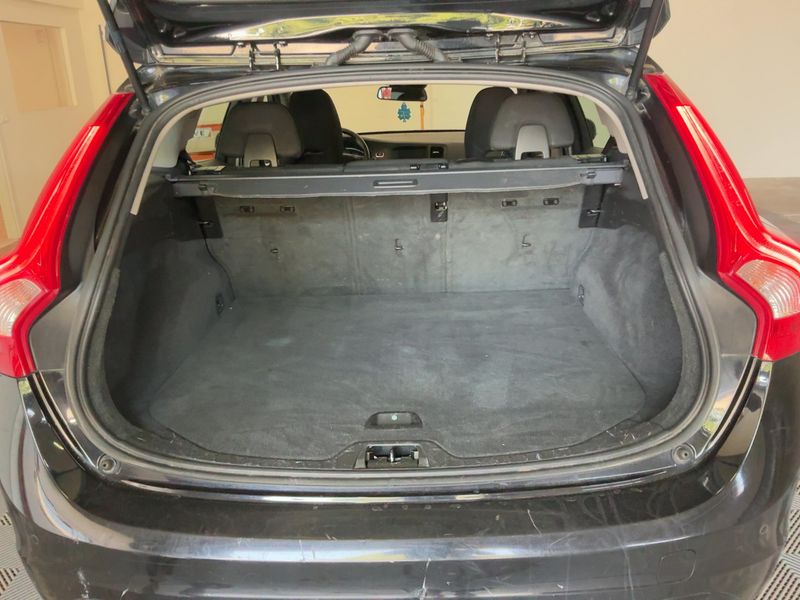 Volvo V60 2.0 D3 Kinetic 2015 – снимка 15