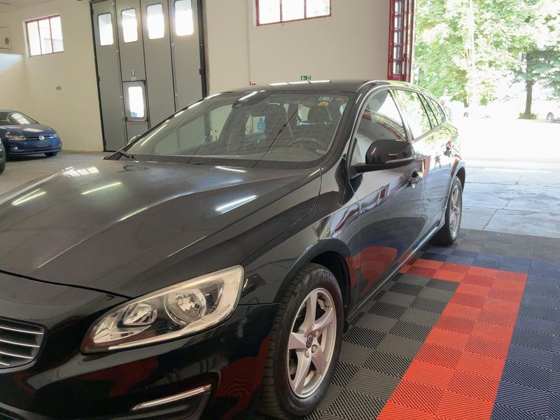 Volvo V60 2.0 D3 Kinetic 2015 – снимка 2