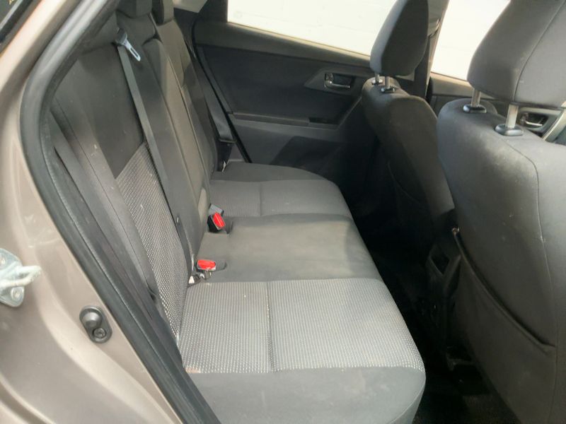 Toyota Auris 1.3 Active 2014 – снимка 19