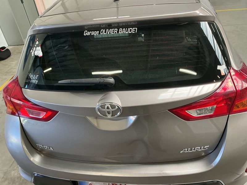 Toyota Auris 1.3 Active 2014 – снимка 37