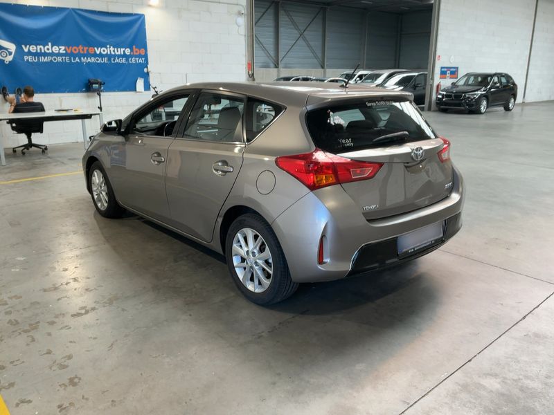 Toyota Auris 1.3 Active 2014 – снимка 6