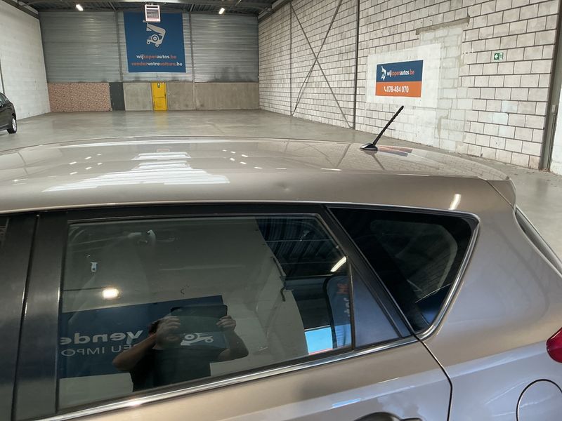 Toyota Auris 1.3 Active 2014 – снимка 31