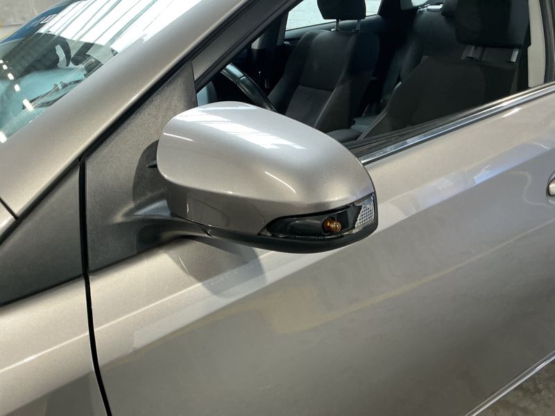 Toyota Auris 1.3 Active 2014 – снимка 32