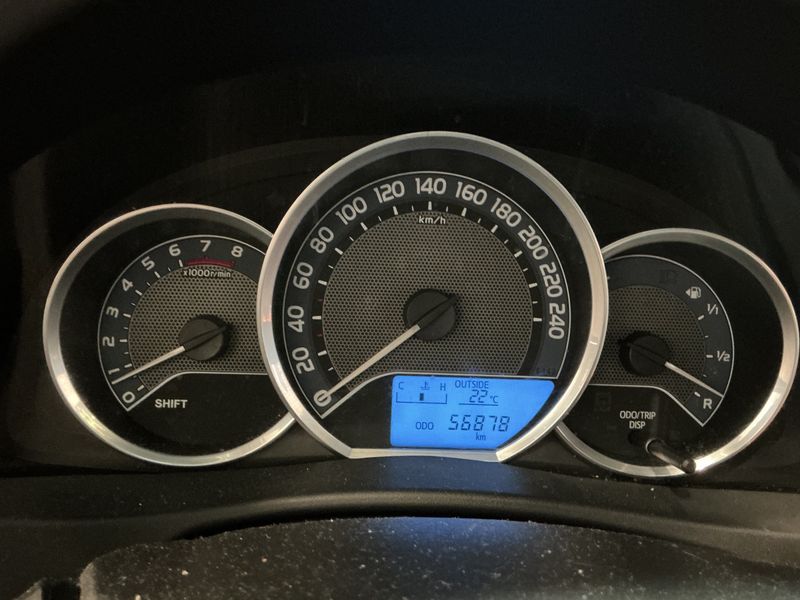 Toyota Auris 1.3 Active 2014 – снимка 18