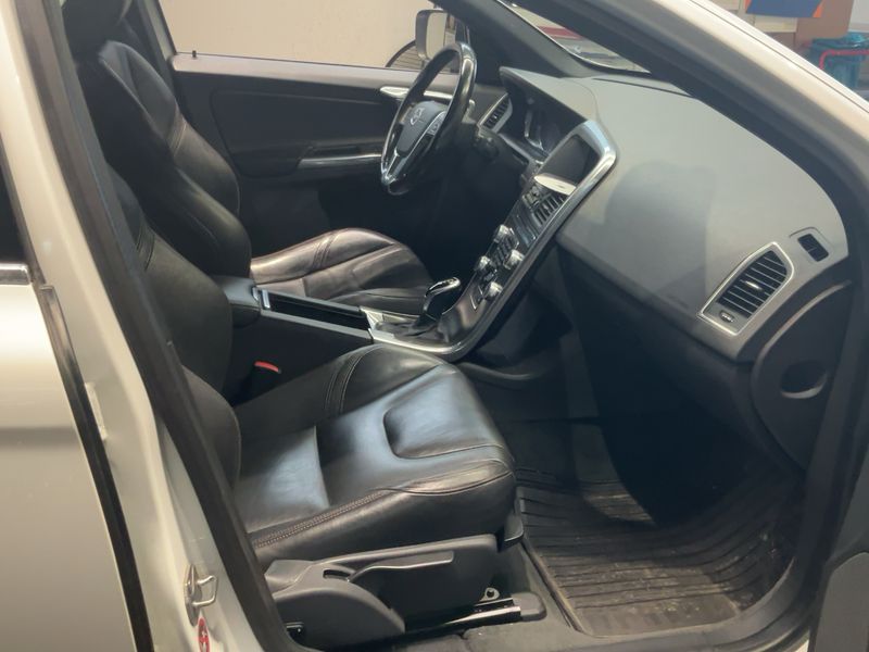 Volvo XC60 2.4 D5 Summum AWD 2015 – снимка 17
