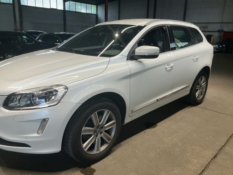 Volvo XC60 2.4 D5 Summum AWD 2015 – снимка 2