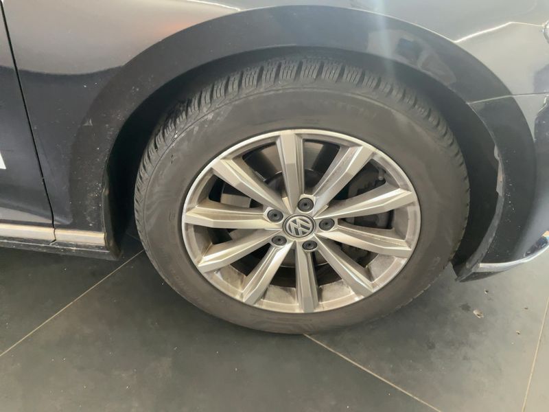 Volkswagen Passat 2.0 TDI Highline 4Motion BlueMotion Tech 2014 – снимка 11