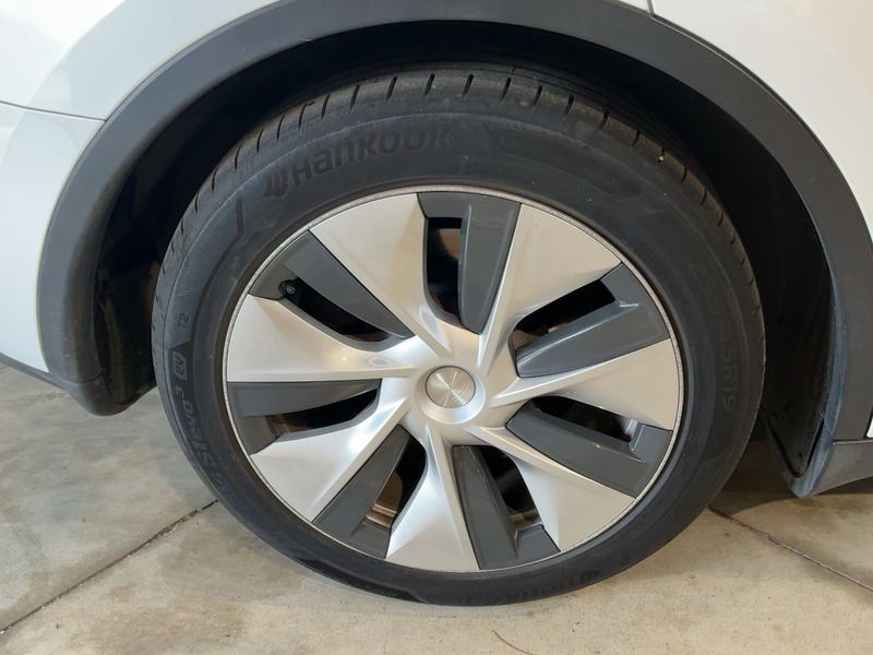 Tesla Model Y Standard Range 2022 – снимка 9