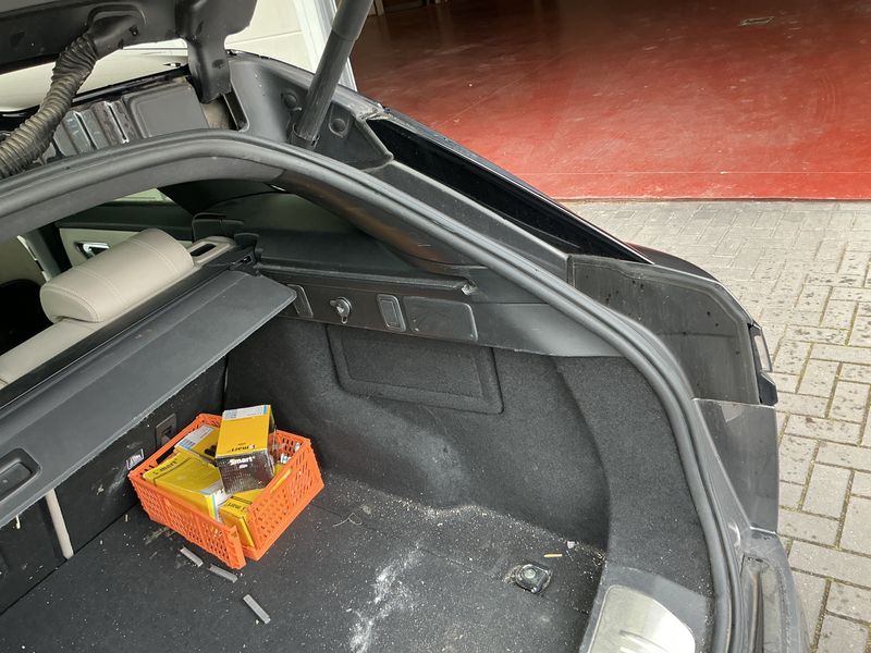Land Rover Range Rover Velar 2.0 Si4 TwinTurbo S R-Dynamic 2019 – снимка 32