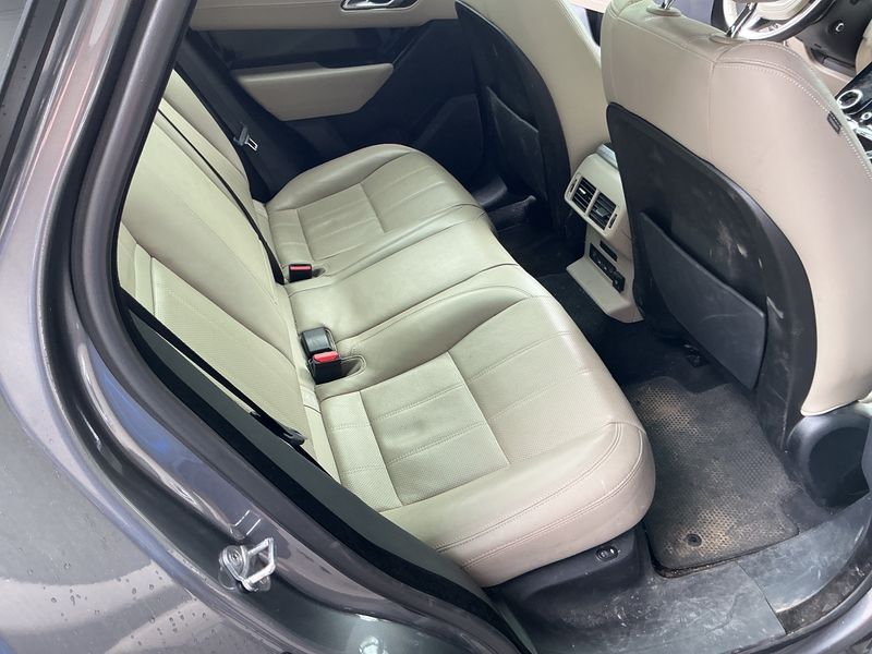 Land Rover Range Rover Velar 2.0 Si4 TwinTurbo S R-Dynamic 2019 – снимка 37