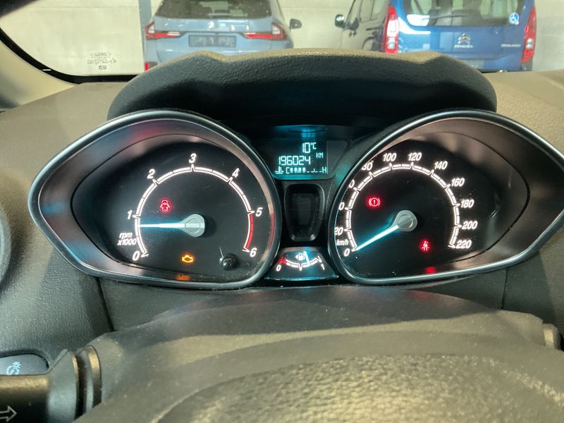 Ford Fiesta 1.5 TDCi Trend 2014 – снимка 4
