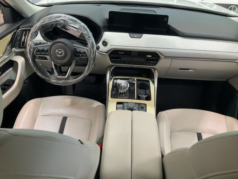 Mazda CX-60 2.5 e-Skyactiv Plug-in Hybrid Takumi AWD 2022 – снимка 17