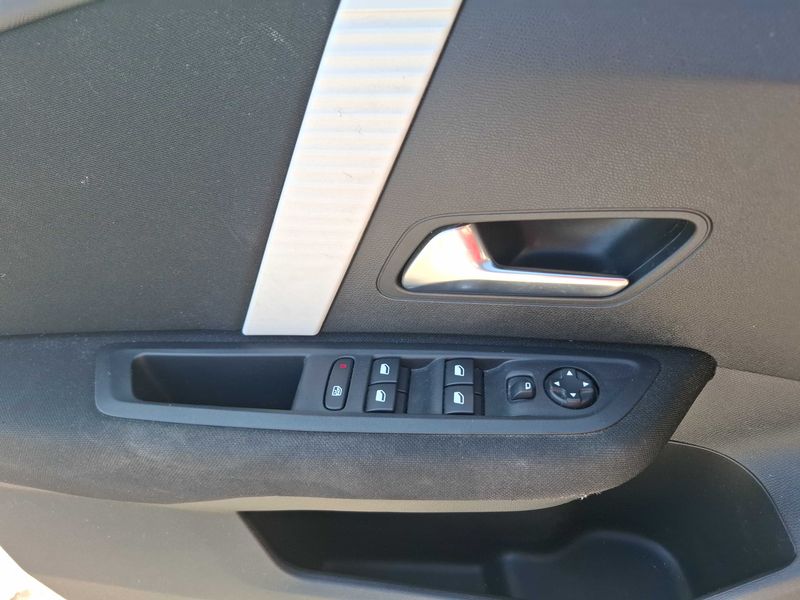 Citroen C4 1.5 Blue-HDi Feel Nav Business R 2022 – снимка 34