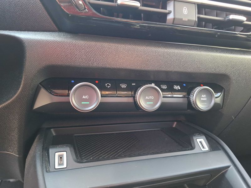 Citroen C4 1.5 Blue-HDi Feel Nav Business R 2022 – снимка 27