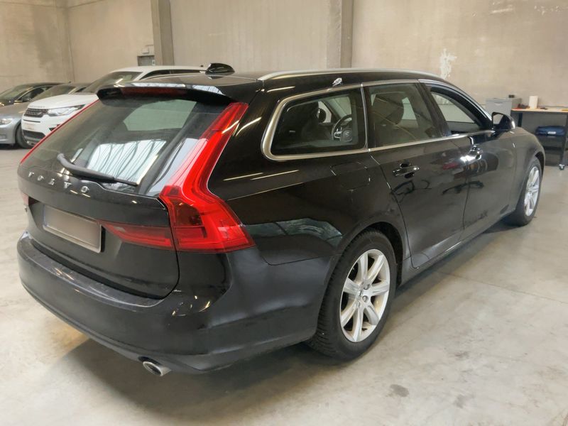 Volvo V90 2.0 D4 Momentum 2018 – снимка 8