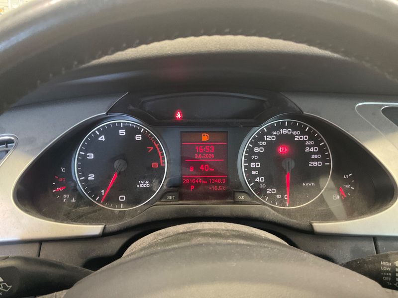 Audi A4 1.8 TFSI Attraction 2011 – снимка 4