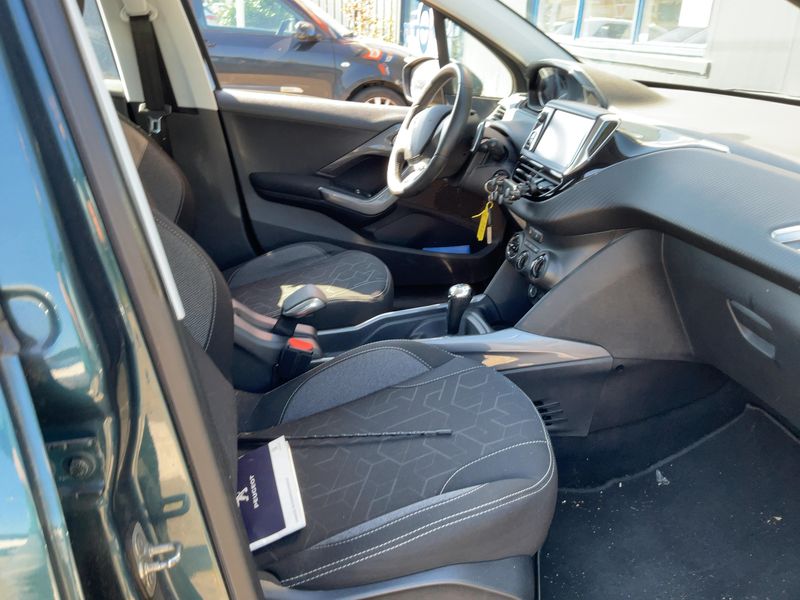 Peugeot 2008 1.2 e-VTi Active 2016 – снимка 16