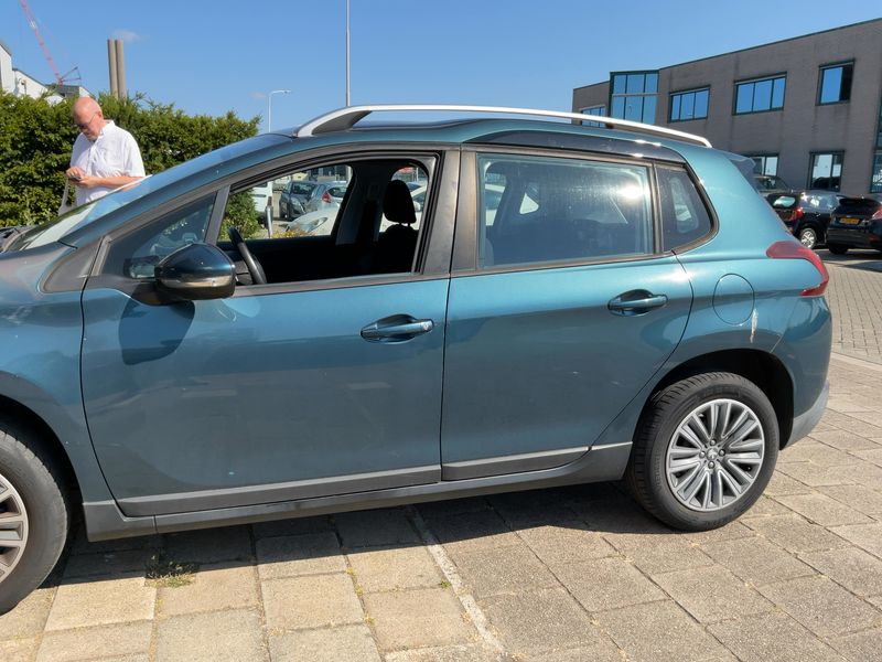Peugeot 2008 1.2 e-VTi Active 2016 – снимка 4
