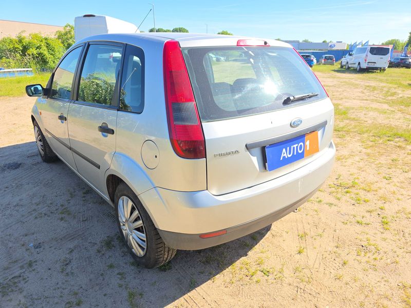Ford Fiesta 1.3 Viva 2004 – снимка 3