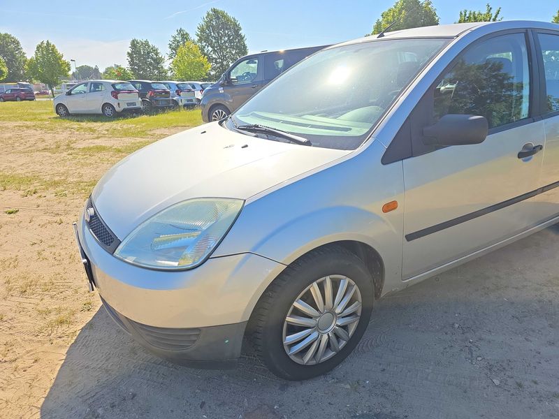 Ford Fiesta 1.3 Viva 2004 – снимка 2