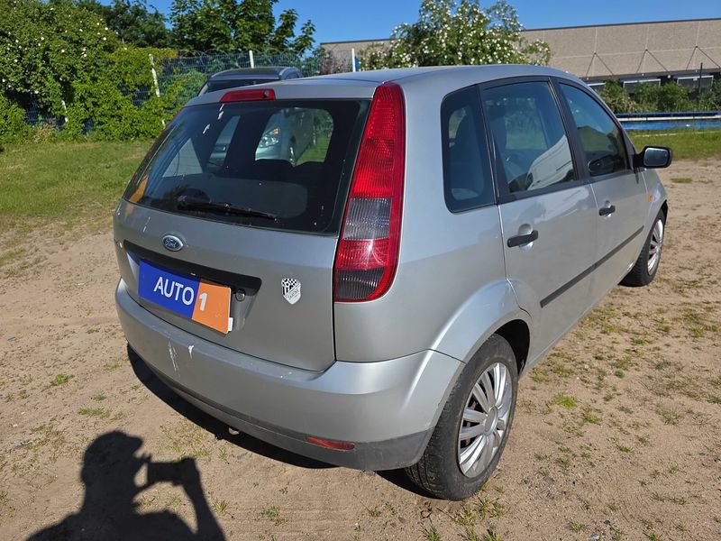 Ford Fiesta 1.3 Viva 2004 – снимка 5