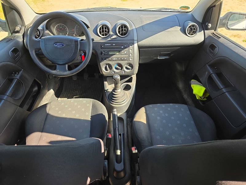 Ford Fiesta 1.3 Viva 2004 – снимка 11