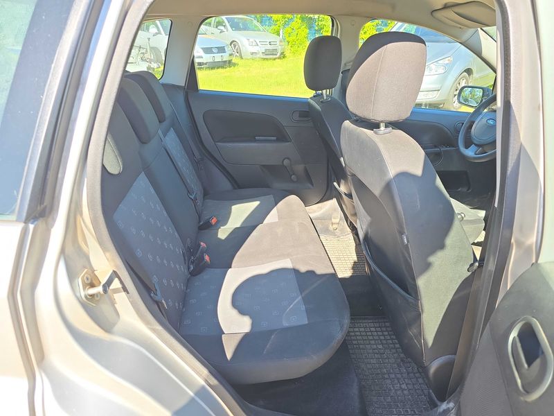 Ford Fiesta 1.3 Viva 2004 – снимка 13