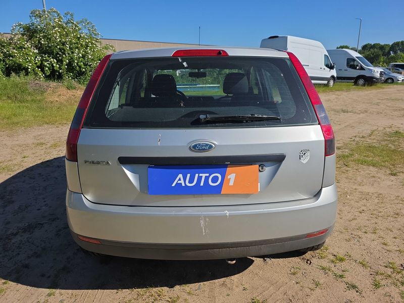 Ford Fiesta 1.3 Viva 2004 – снимка 4