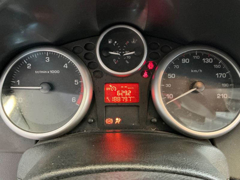 Peugeot 207 1.4 HDi Urban 2008 – снимка 4