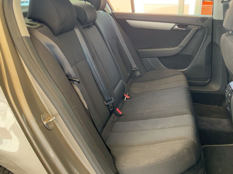 Volkswagen Passat 1.6 TDI Edition BlueMotion Tech 2014 – снимка 19