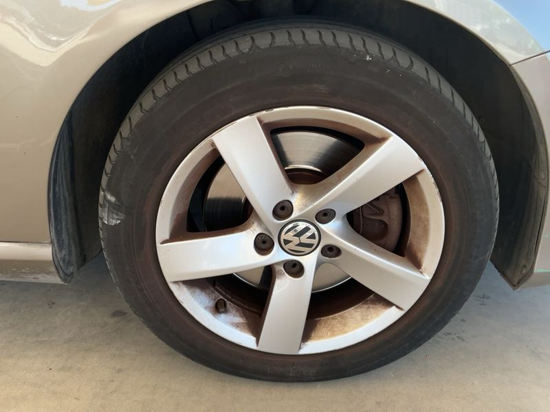 Volkswagen Passat 1.6 TDI Edition BlueMotion Tech 2014 – снимка 11