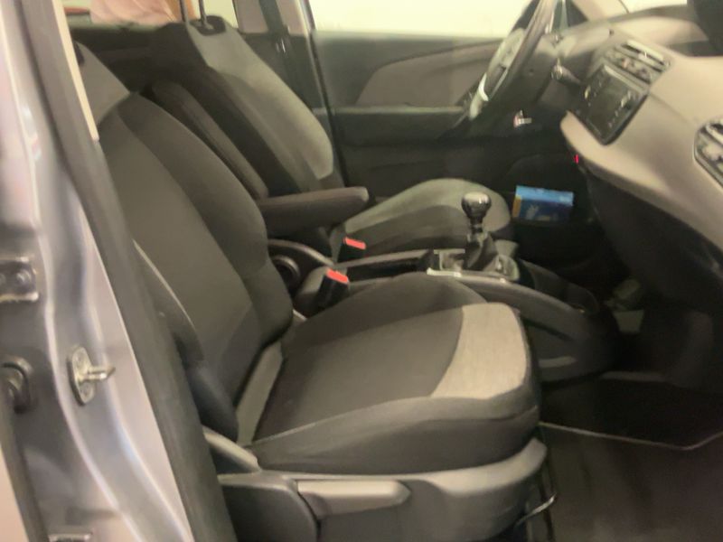 Citroen C4 Spacetourer 1.5 Blue-HDi Feel 2019 – снимка 16