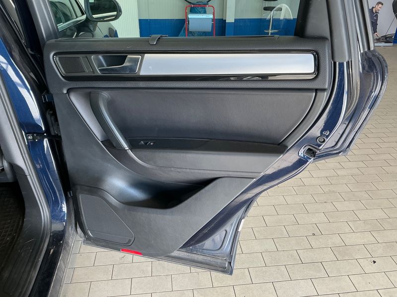 Volkswagen Touareg 3.0 V6 TDI BlueMotion Tech 2012 – снимка 24