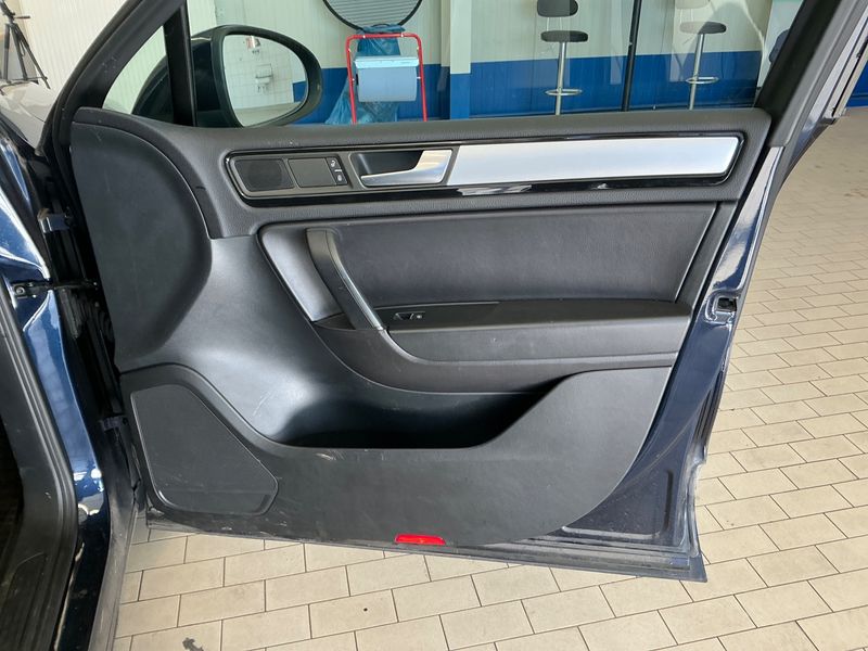 Volkswagen Touareg 3.0 V6 TDI BlueMotion Tech 2012 – снимка 29