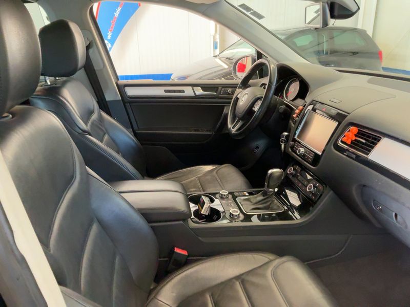 Volkswagen Touareg 3.0 V6 TDI BlueMotion Tech 2012 – снимка 16