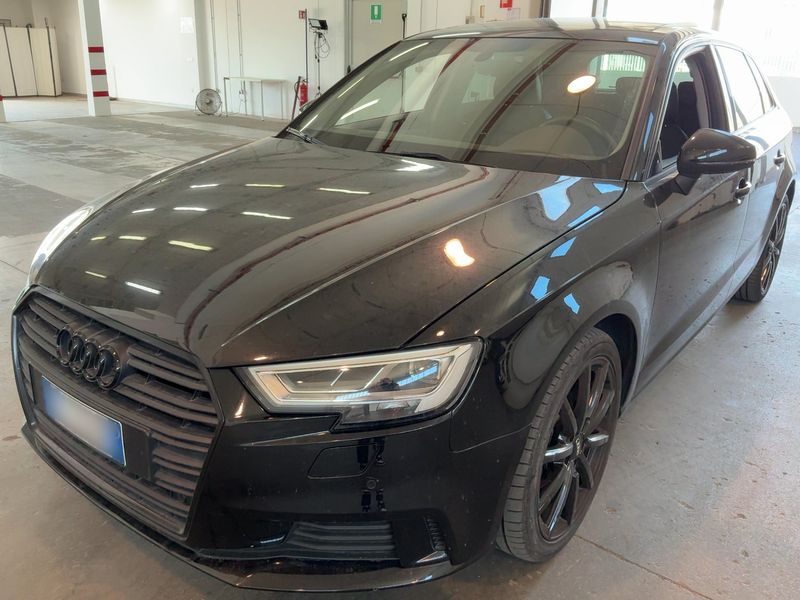 Audi A3 Sportback 35 TFSI Design Luxe 2018 – снимка 2