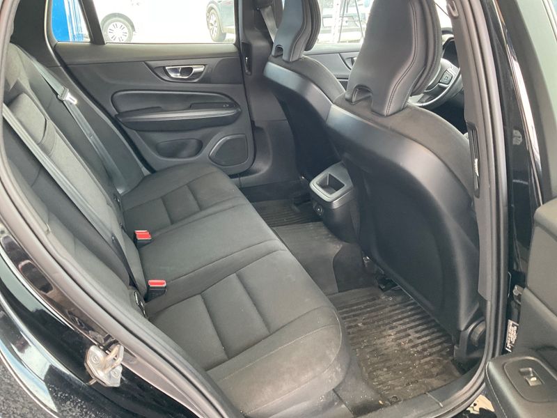 Volvo V60 2.0 B4 Mild-Hybrid Momentum Business 2021 – снимка 19
