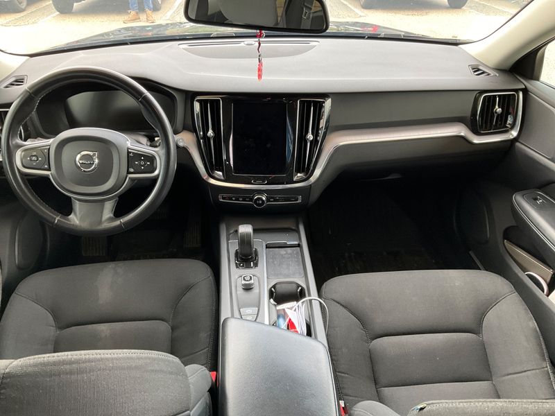 Volvo V60 2.0 B4 Mild-Hybrid Momentum Business 2021 – снимка 17