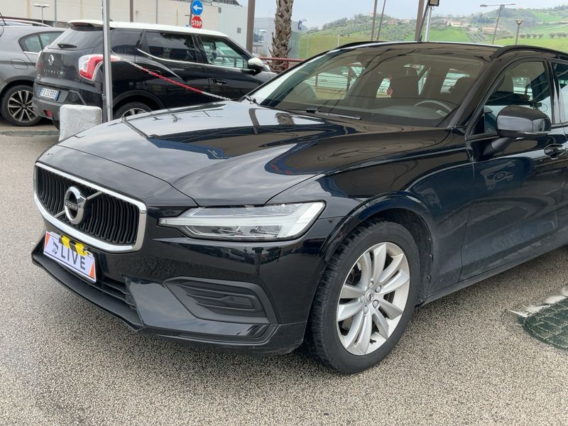 Volvo V60 2.0 B4 Mild-Hybrid Momentum Business 2021 – снимка 2