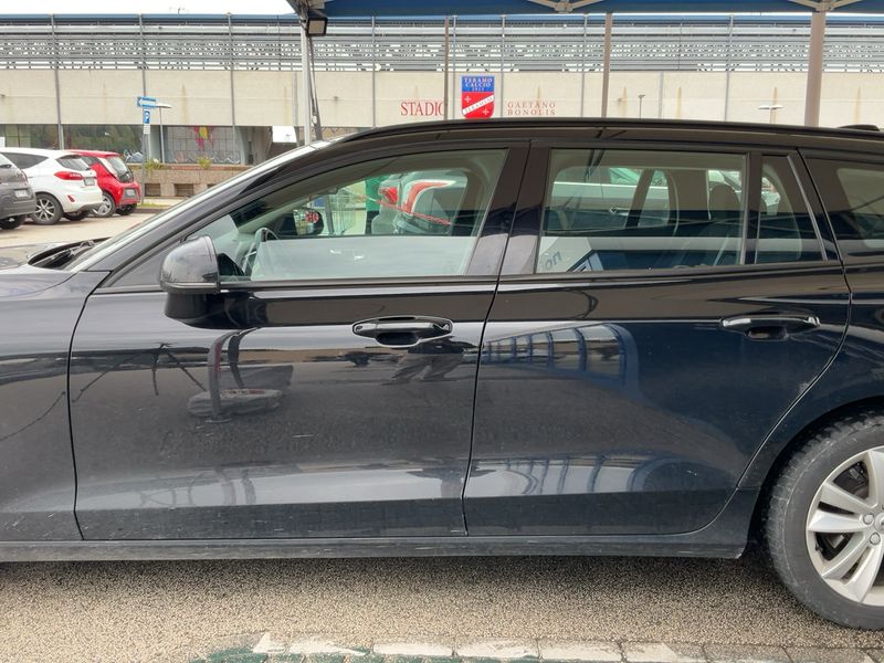 Volvo V60 2.0 B4 Mild-Hybrid Momentum Business 2021 – снимка 4