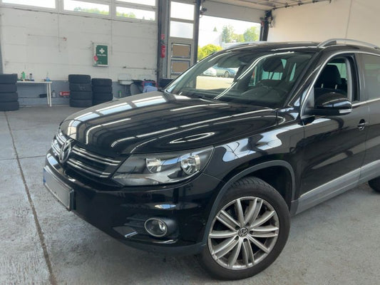 Volkswagen Tiguan 2.0 TDI Track & Style 4Motion BlueMotion Tech 2011 – снимка 2