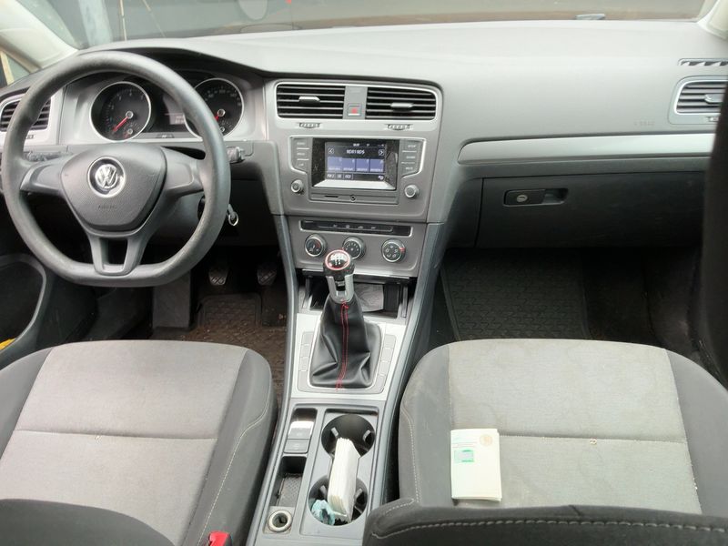 Volkswagen Golf VII 1.2 TSI Trendline BlueMotion Tech 2013 – снимка 17