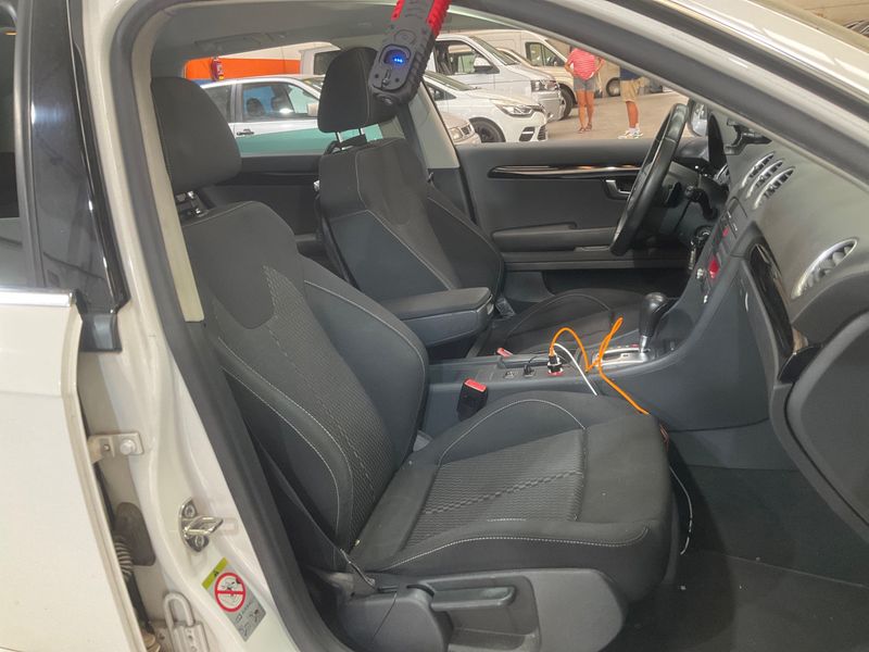 Seat Exeo 2.0 TDI Sport 2011 – снимка 16