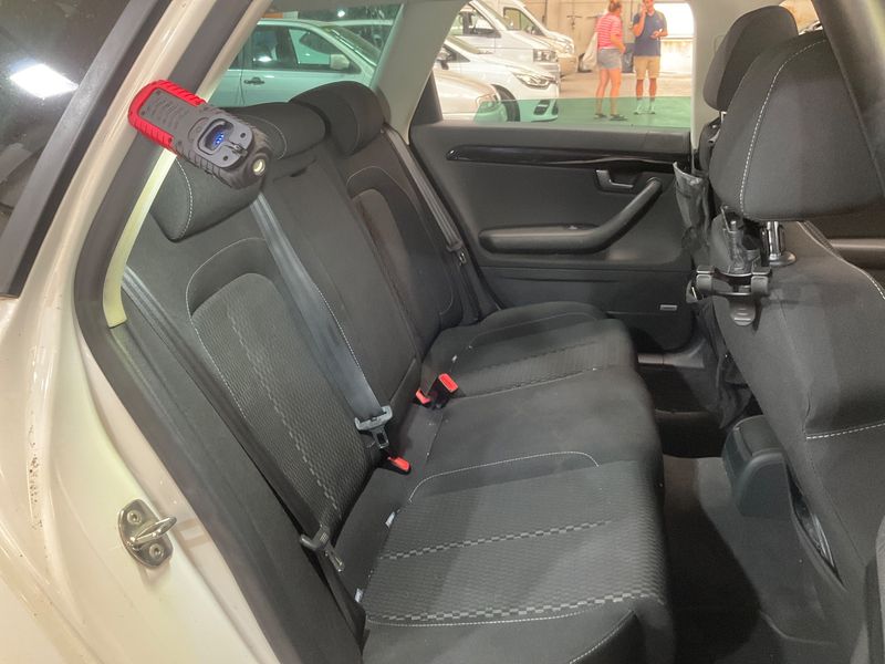 Seat Exeo 2.0 TDI Sport 2011 – снимка 19