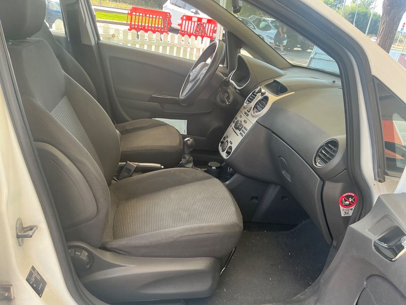 Opel Corsa 1.2 Essentia 2010 – снимка 3