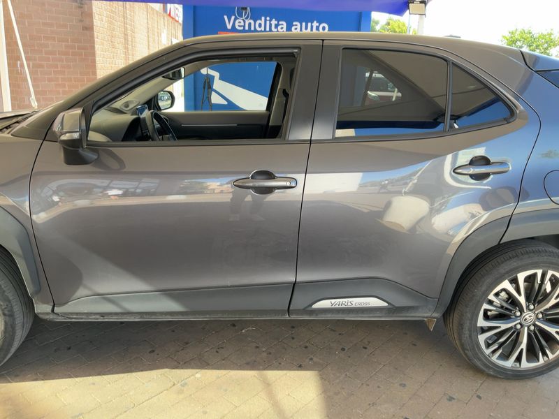 Toyota Yaris Cross 1.5 Hybrid 2WD Lounge 2021 – снимка 4